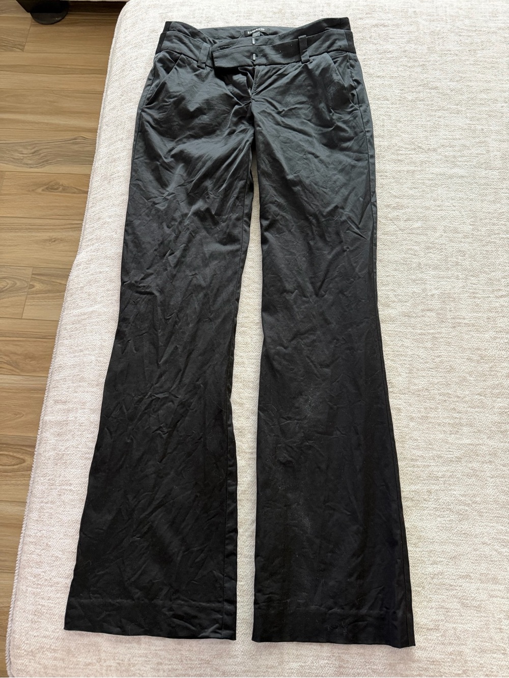 bebe Black Boot-Cut Satiny Dress Pants * flaw